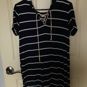 🐝Free Kisses hooded dress